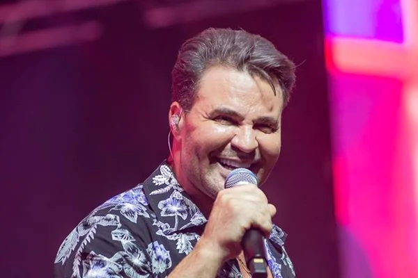 Politicamente correto em live, Eduardo Costa esquece de ser Eduardo Costa