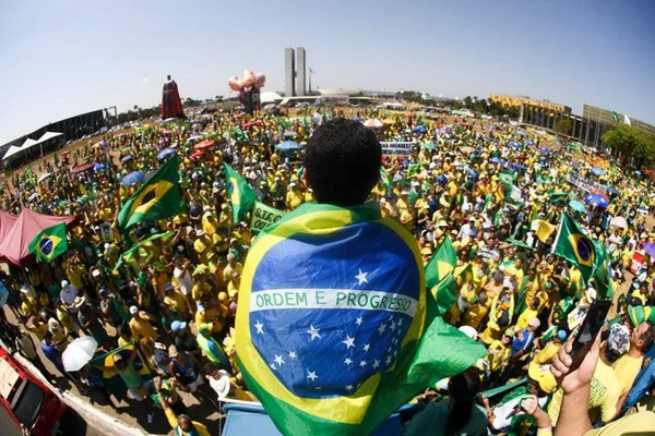 Manifestantes vão à Esplanada pedir veto à Lei de Abuso de Autoridade