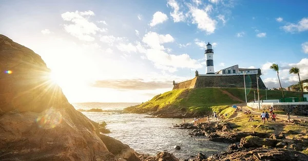 Salvador e João Pessoa fecham suas praias para o turismo