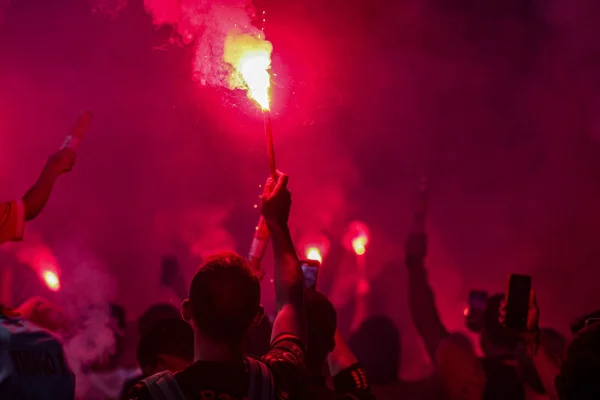 Imagem colorida da torcida do Internacional