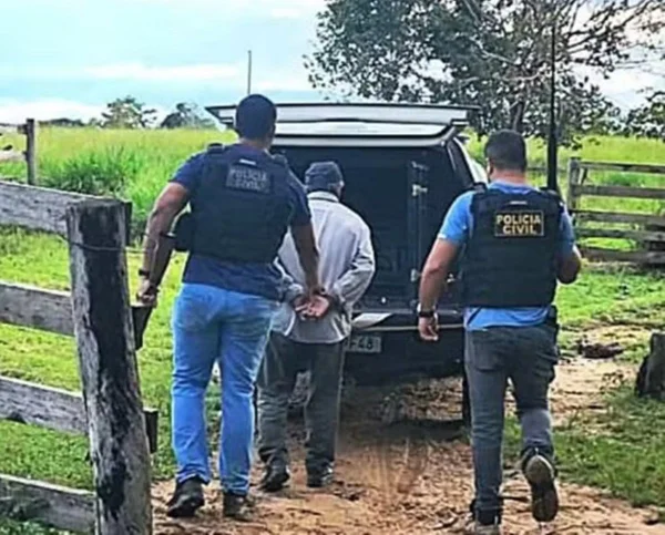 homem sendo preso pela Polícia Civil de Mato Grosso
