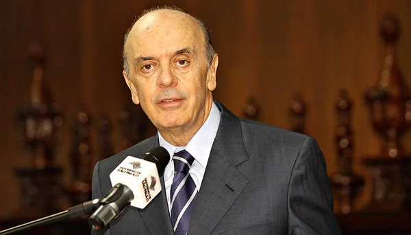 Nomeação de Lula para ministério não reverte impeachment de Dilma, diz Serra
