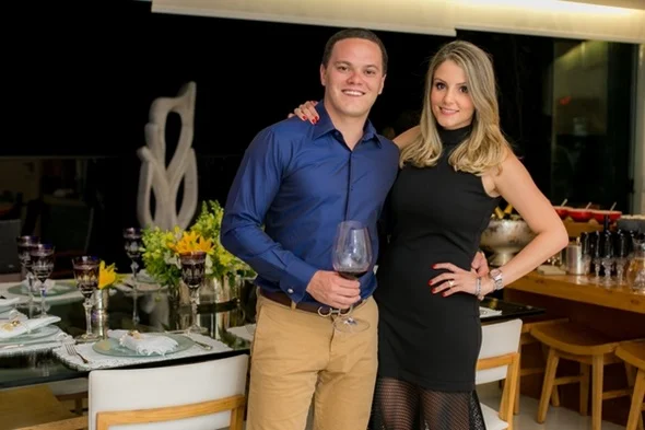 Os anfritiões, Ticiano e Laísa Figueiredo Os anfritiões, Ticiano e Laísa Figueiredo