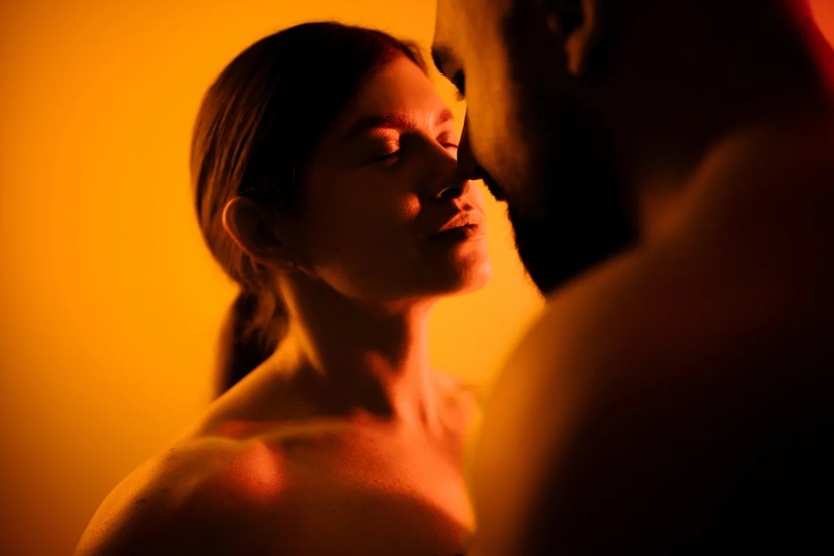 Endometriose: 4 posições sexuais para reduzir dores