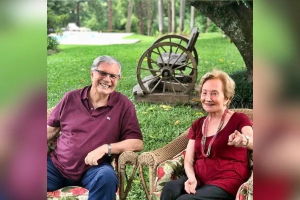 Glória e Tarcísio em fazenda