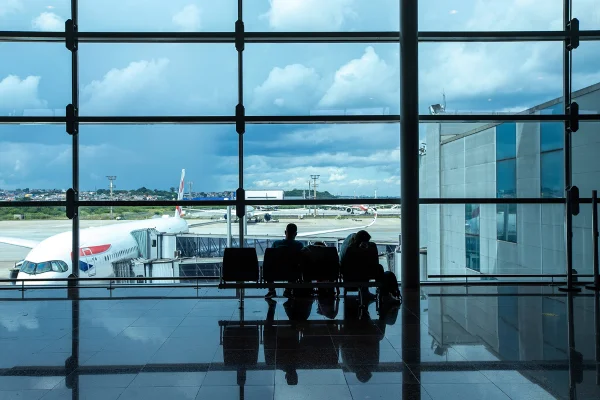 imagem colorida mostra aeroporto de guarulhos. Metrópoles