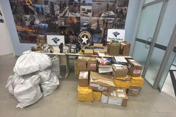 Imagem colorida, drogas apreendidas nos Correios - Metrópoles
