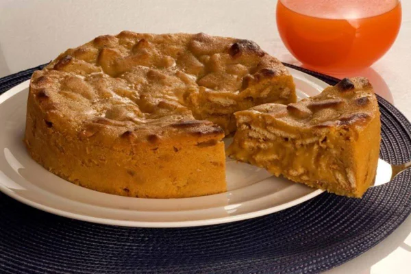 Bolo cremoso de doce de leite