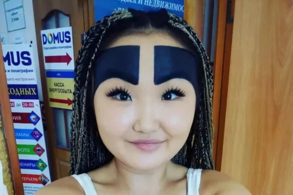 Mulher abandona “sobrancelhas de Angry Birds” e fica irreconhecível