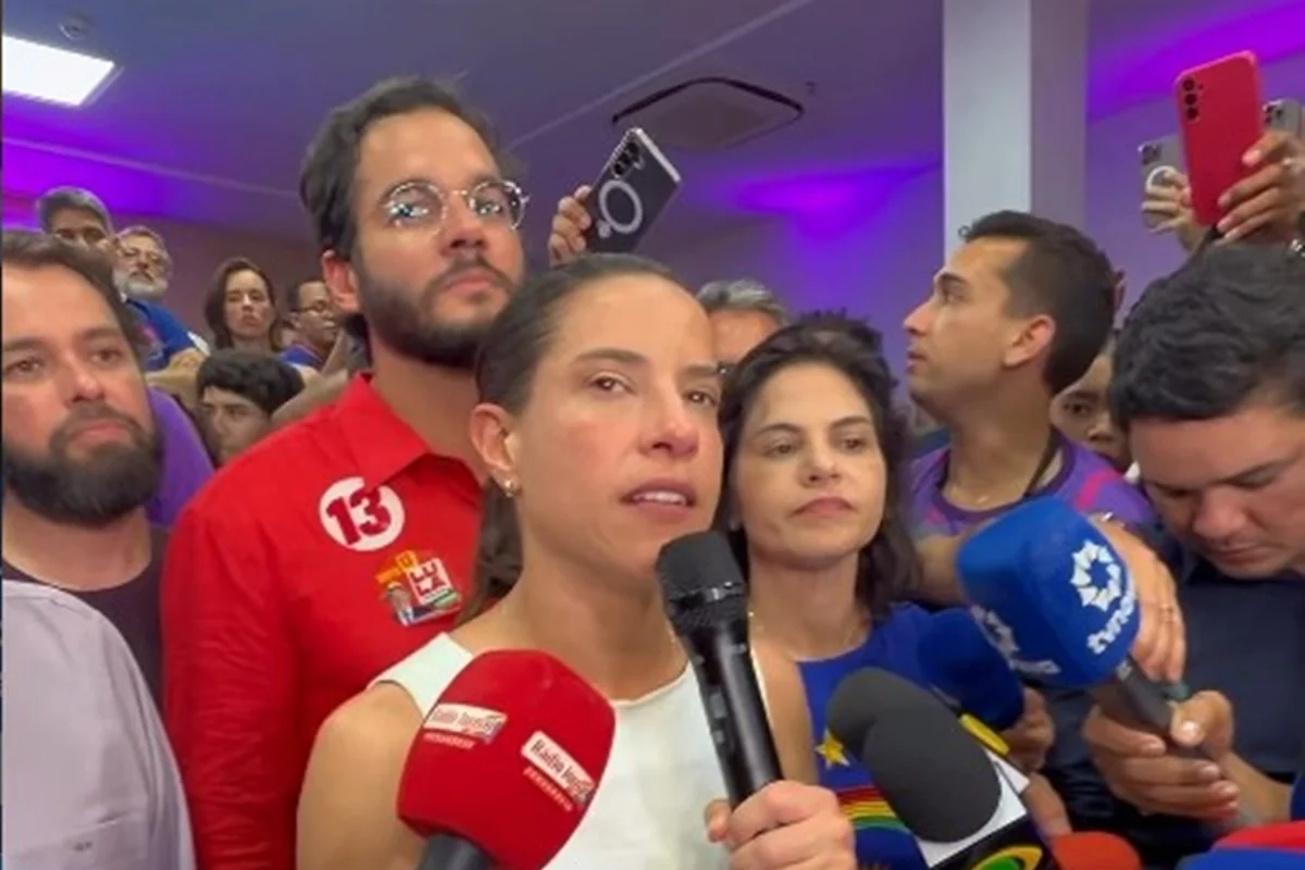 Reeleita em Pernambuco, Raquel Lyra adota neutralidade entre Flávio e Lula