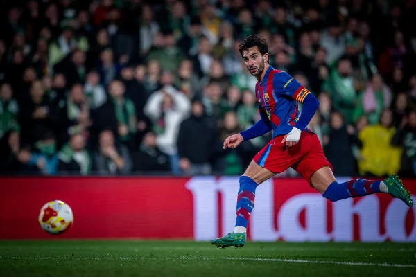 Barcelona vence Racing e avança para as quartas da Copa do Rei