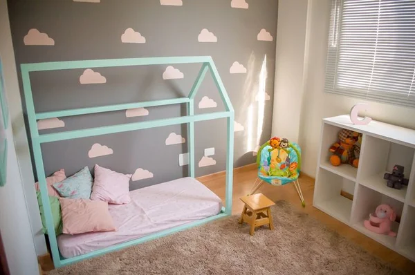 Entenda o método montessoriano e escolha os melhores móveis para seu bebê