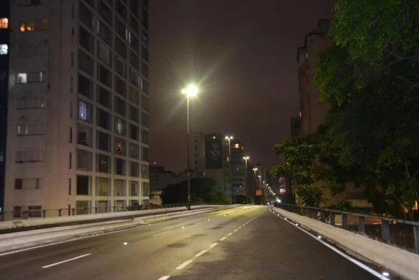 Iluminação pública em São Paulo - Metrópoles