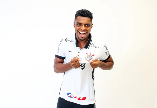 Jemerson com a camisa do Corinthians