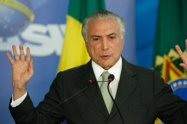 Temer diz que sociedade não pode tolerar agressões contra as mulheres