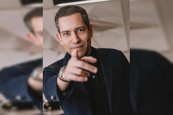 Quem é o coach de empresa do"calote cabeludo" com 961 mil seguidores