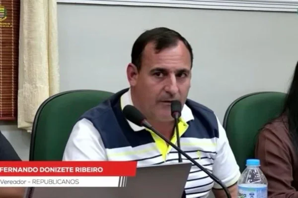 Imagem colorida do vereador Fernando Donizete Ribeiro