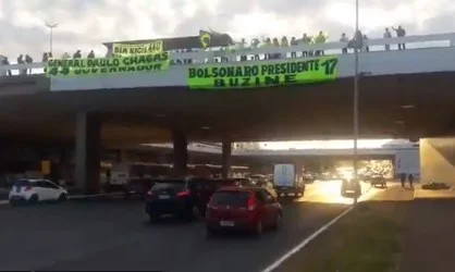 Candidato processa Bolsonaro por propaganda irregular em Brasília