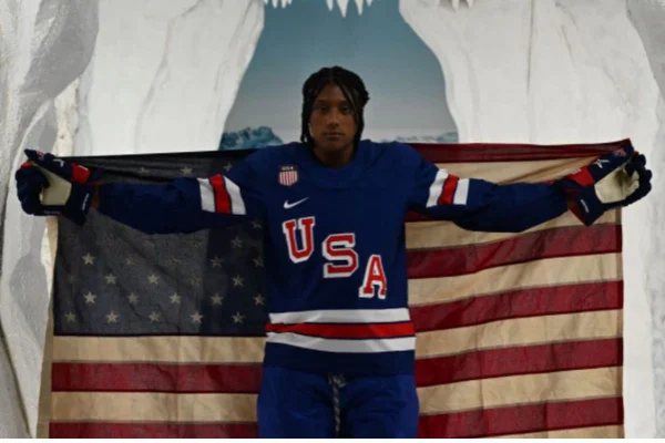 Conheça Laila Edwards, 1ª atleta negra da seleção de hóquei dos EUA