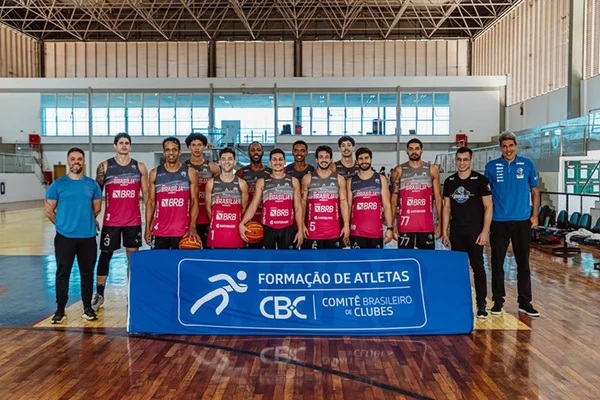 BRB/Brasília Basquete treinando - Metrópoles