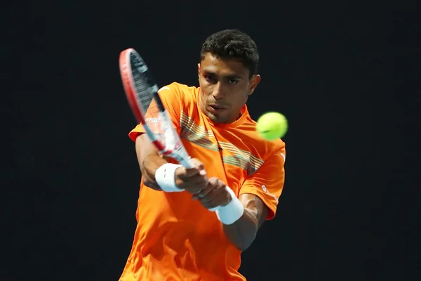 Com 4 tie-breaks, Monteiro sofre com aces de Isner e é eliminado