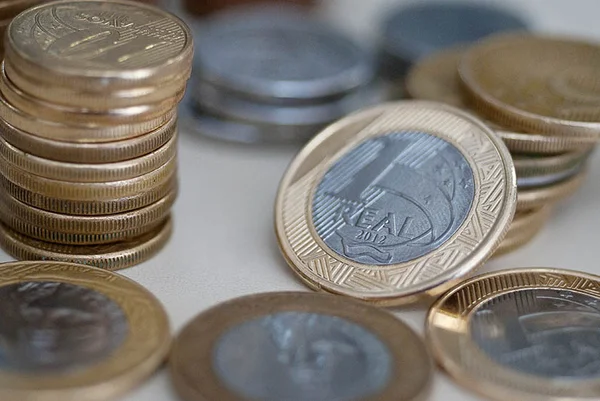 Moeda rara de R$ 1 pode valer até R$ 7 mil. Veja