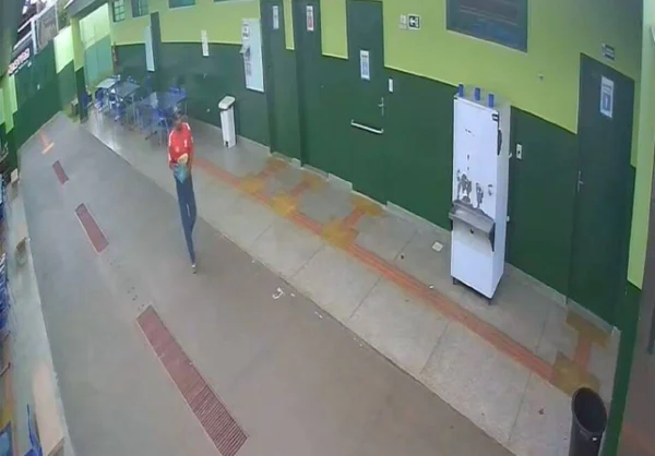 imagem colorida ladrao defeca escola campo grande
