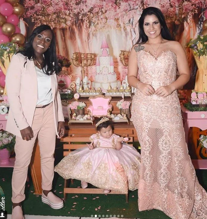Neném é casada com Thais Oliveira Neném é casada com Thais Oliveira