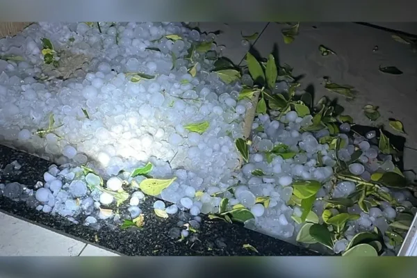 Imagem colorida, granizo - Metrópoles