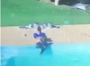 Pequeno herói: menino de 3 anos salva amigo de afogamento. Veja vídeo