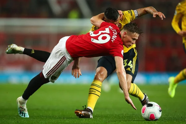 Arsenal empata clássico com Manchester United graças ao VAR no Inglês