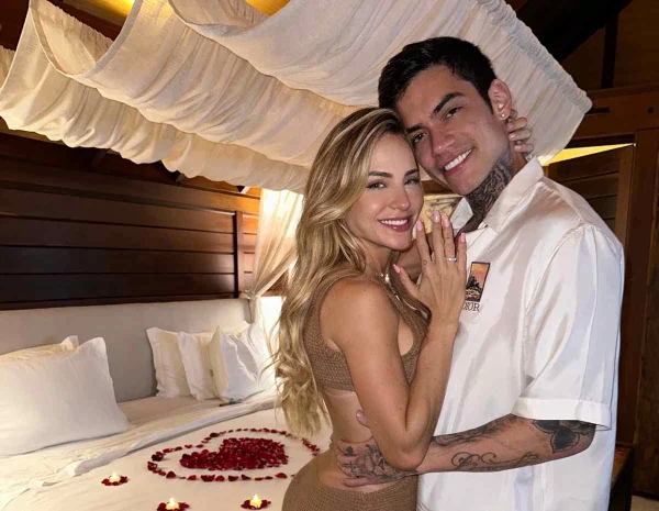 Gabi Martins é surpreendida com pedido de namoro de Lincoln Lau. Fotos