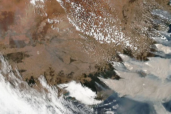 Fumaça de incêndios que tomam a Austrália chega ao Brasil