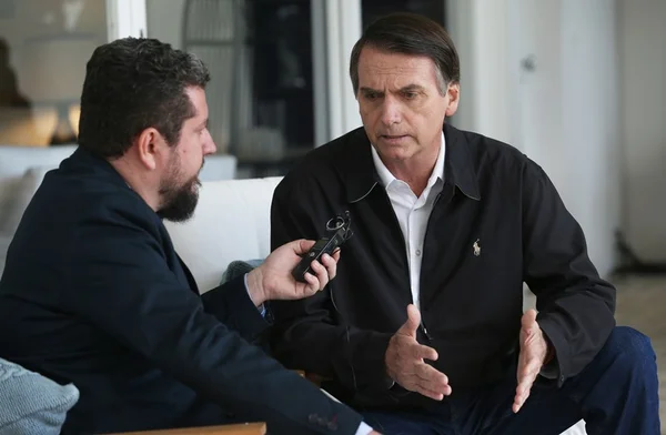 Bolsonaro pede ao TSE direito de resposta na Folha de S.Paulo