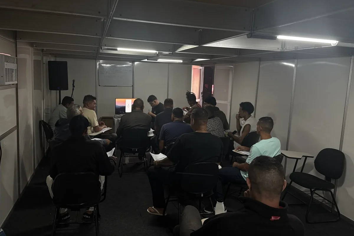Curso lecionado no Cinemáximo Itinerante para os estudantes presentes Curso lecionado no Cinemáximo Itinerante para os estudantes presentes