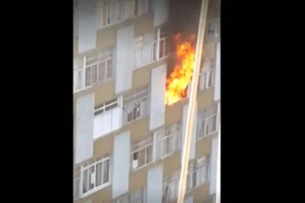 Mulher morre ao se jogar de prédio para fugir de apartamento em chamas