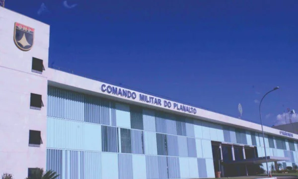 Após mudar Comandos, Exército troca postos de 60 generais e 15 coronéis