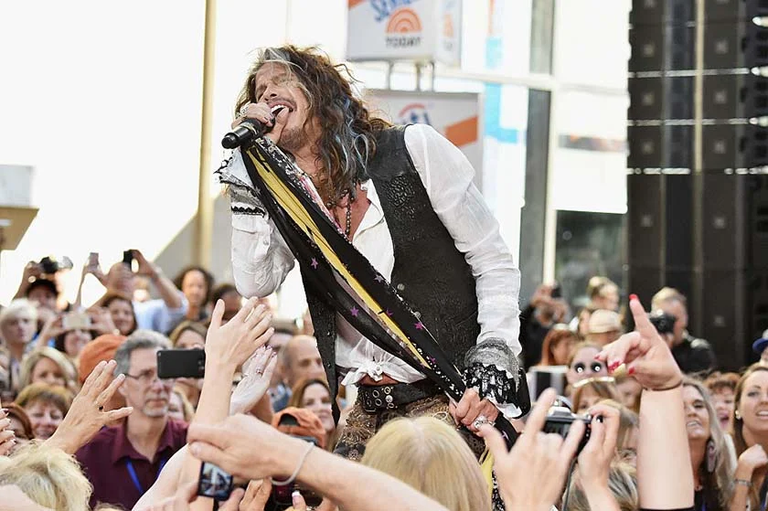 Aerosmith cancela show no Brasil por problema de saúde de Steven Tyler - imagem 1 Aerosmith cancela show no Brasil por problema de saúde de Steven Tyler - imagem 1