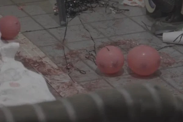 Bolo e sangue: aniversariante é esfaqueado por esposa durante festa