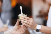  A empresa vai distribuir um kit para os atletas com voucher valendo uma bola gelato no copinho