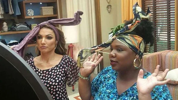 Patrícia Poeta usa turbante e causa polêmica no “É de Casa”