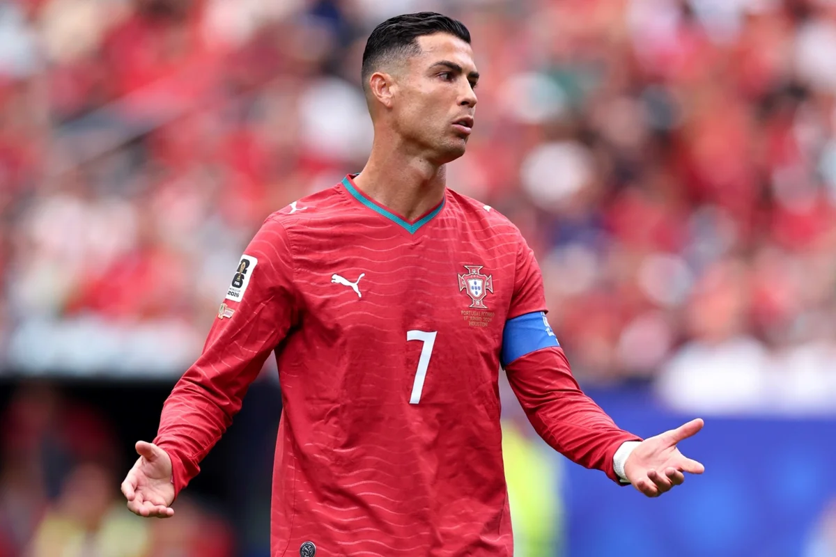 cristiano-ronaldo-foi-o-pior-jogador-em-campo-na-estreia-de-portugal