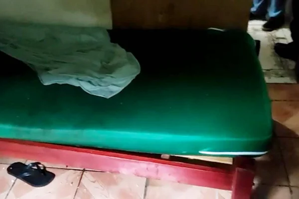 Deficiente é resgatado após ser torturado pelo próprio irmão