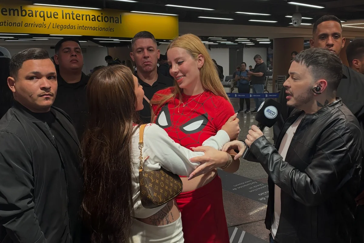 Influenciadora Malévola chega ao Brasil após prisão no Egito Influenciadora Malévola chega ao Brasil após prisão no Egito