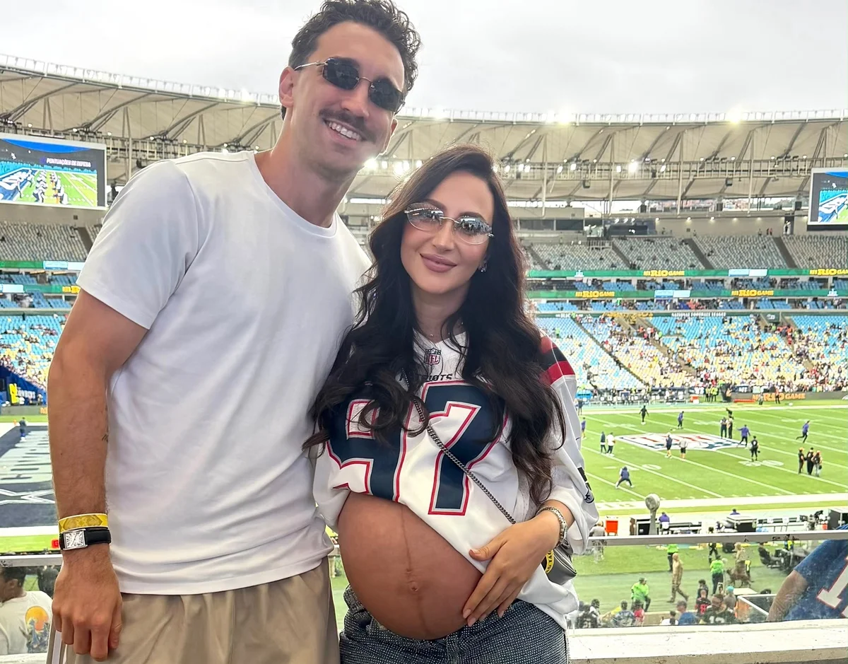 Léo Ortiz e Maitê Lo Sardo posam juntos no Maracanã Léo Ortiz e Maitê Lo Sardo posam juntos no Maracanã