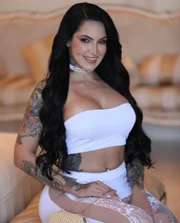 Assinante reage ao confundir influencer com esposa de Zezé no OnlyFans