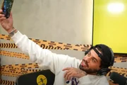 Ana Castela liga para Zé Felipe ao vivo durante entrevista