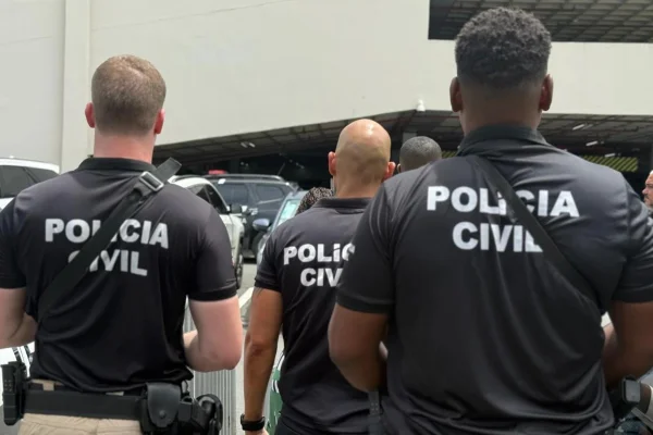 Três pessoas são presas pela Polícia Civil