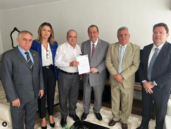 Ibaneis, Aziz e parlamentares do DF