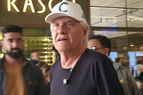 Caiado vai à Paulista em meio a ato do fim da 6×1 e mostra apoio restrito - destaque galeria Caiado vai à Paulista em meio a ato do fim da 6×1 e mostra apoio restrito - destaque galeria